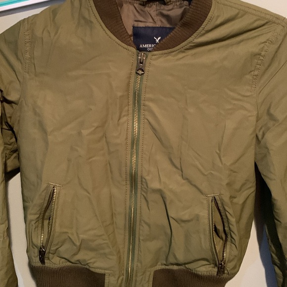 EUC women’s small army green bomber jacket American Eagle - Picture 5 of 6